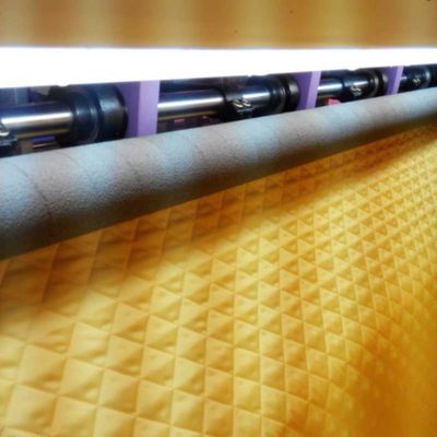 Machine à coudre multi-aiguille verrouillée à haute production pour lits et vêtements