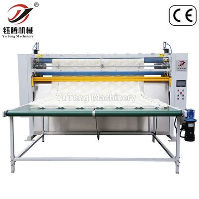 Machine de découpe de tissus en couettes pour usines